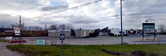 300 Bowl - 2016 Street View (newer photo)